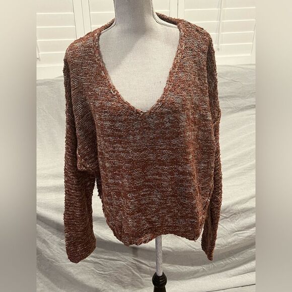 NEW Universal Thread Women’s XL Sweater Brown and White Slightly Cropped Soft - Picture 1 of 11